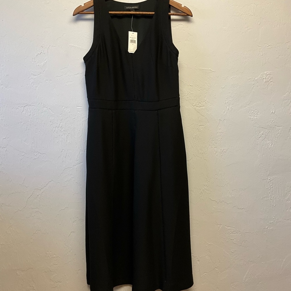 NWT Banana Republic Black Sleeveless Dress in Size 4